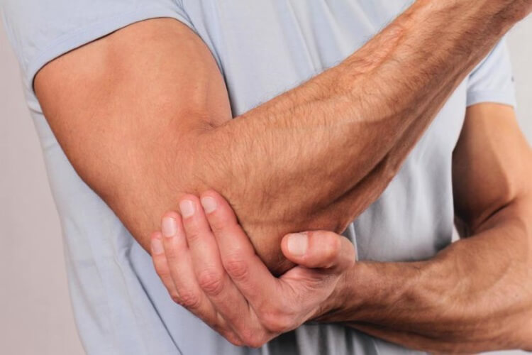 What’s the Difference Between Tennis Elbow and Golfer’s Elbow?